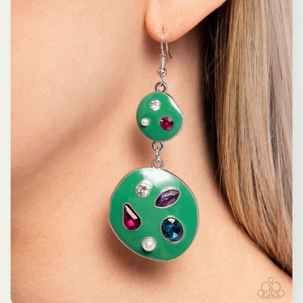 🟢🎭🟢 “GALLERY GENIUS” GREEN EARRINGS WITH MULTI RHINESTONES ~ PAPARAZZI❗️
